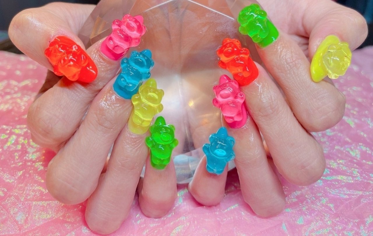 オールシーズン ハンド キャラクター デコ ロング ひとみ のネイルデザイン No ネイルブック