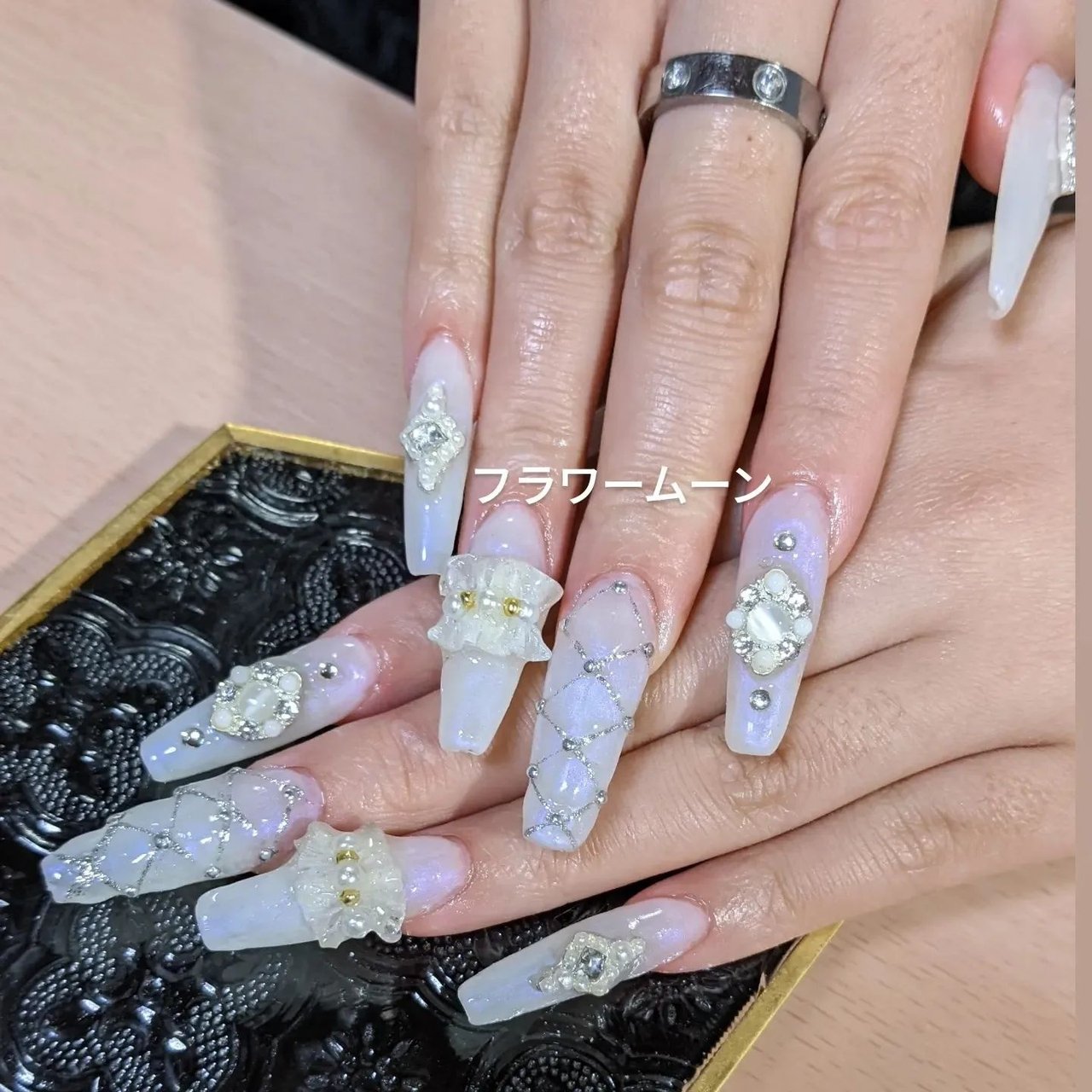 ハンド/3D/ミラー/キルティング/ロング - flowermoon_emiのネイル  