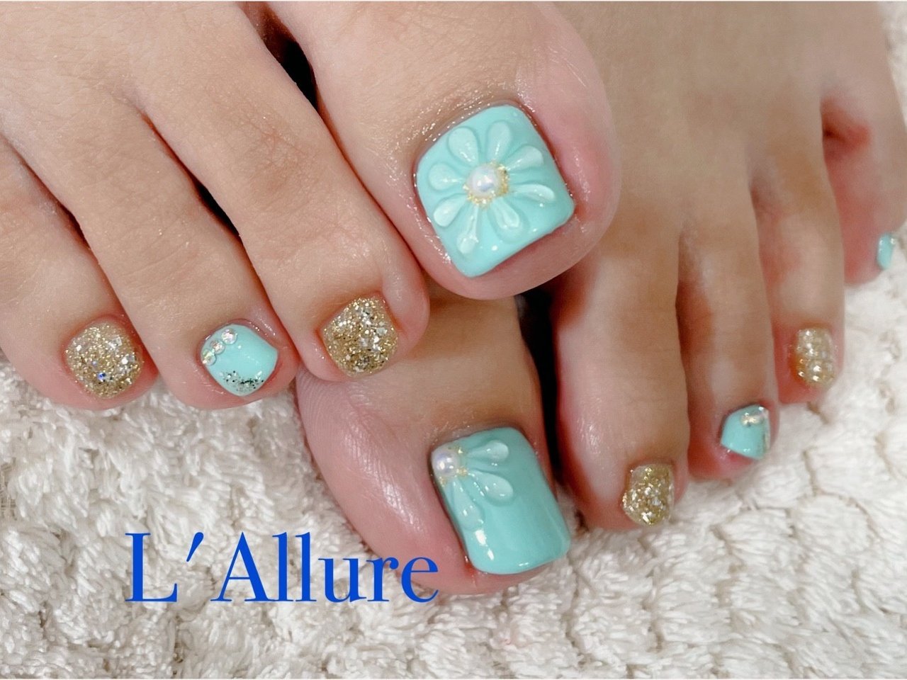 夏 オールシーズン 海 フット ラメ Nail Salon L Allureのネイルデザイン No ネイルブック