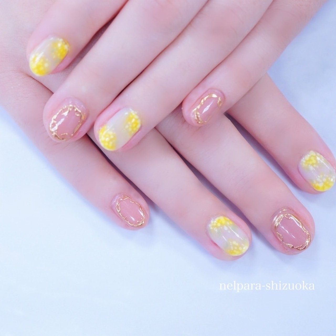 春 ハンド フラワー ショート ホワイト ネルパラ静岡イトーヨーカドー店のネイルデザイン No ネイルブック