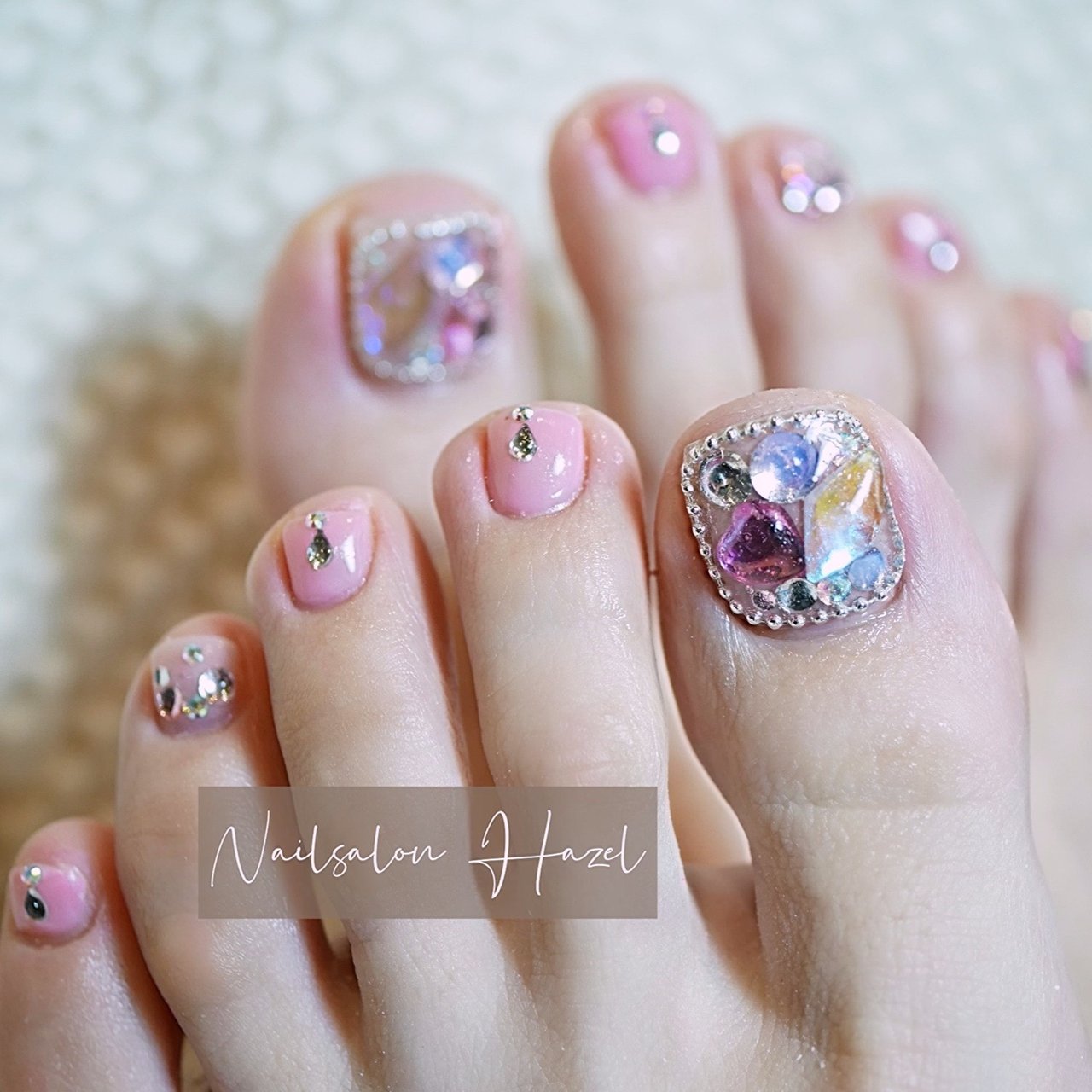 オールシーズン フット ビジュー ピンク ペディキュア Nailsalon Hazelのネイルデザイン No ネイルブック