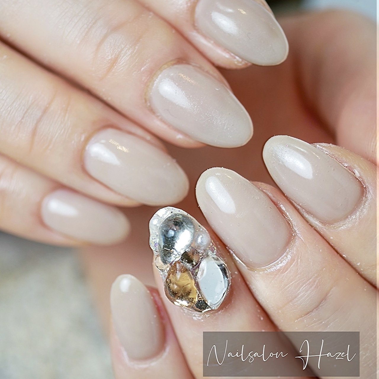 オールシーズン ハンド シンプル ビジュー ミディアム Nailsalon Hazelのネイルデザイン No ネイルブック