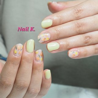 ☆A-437☆ネイルチップ 黄色のチューリップのニュアンスネイル （黄色  