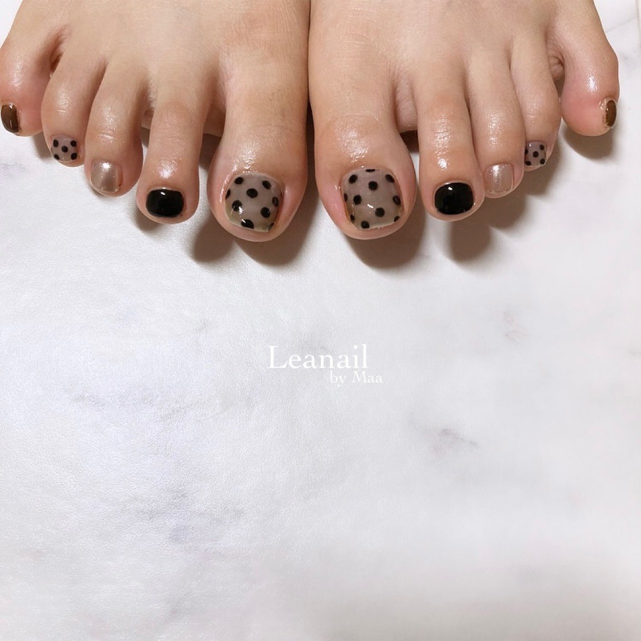 春 夏 フット シンプル ドット Private Salon Leaのネイルデザイン No ネイルブック