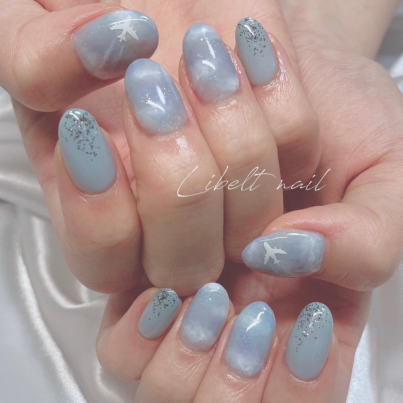 シンプル ニュアンス ホワイト 水色 ブルー Satomiのネイルデザイン No ネイルブック