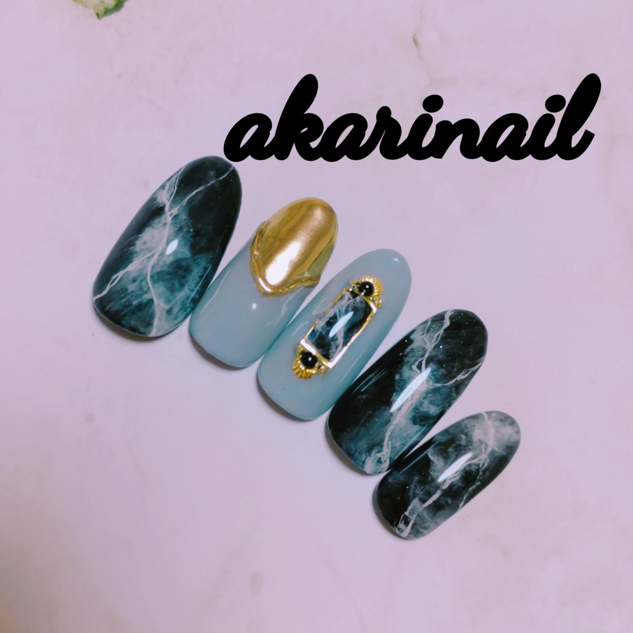 ハンド 変形フレンチ 大理石 ミラー ホワイト Akari Nailのネイルデザイン No ネイルブック