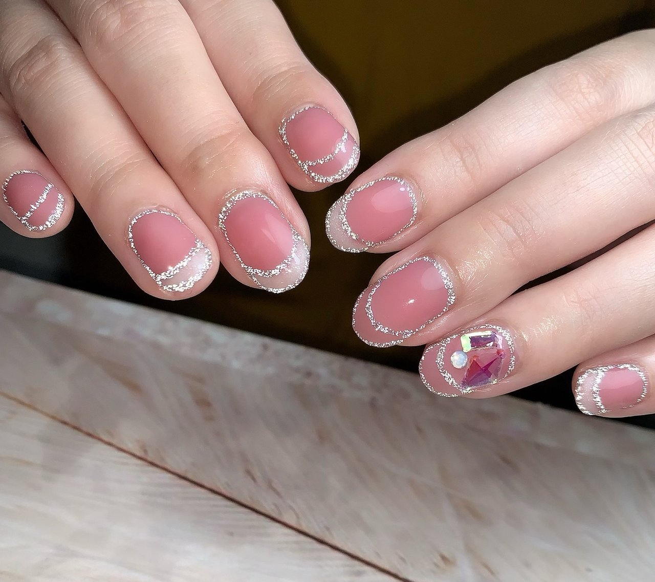 夏 梅雨 ハンド ビジュー ピンク Bijou Nailのネイルデザイン No ネイルブック