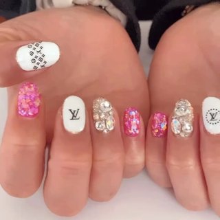 ヴィトンのネイルデザイン｜ネイルブック