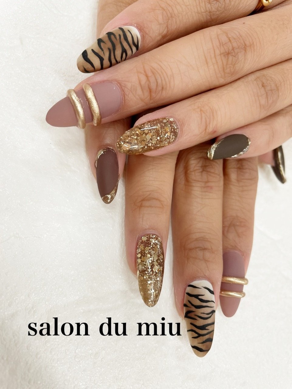 秋 冬 オールシーズン ハンド ラメ Salondumiuのネイルデザイン No ネイルブック