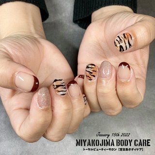 トラ柄ネイルのネイルデザイン ネイルブック