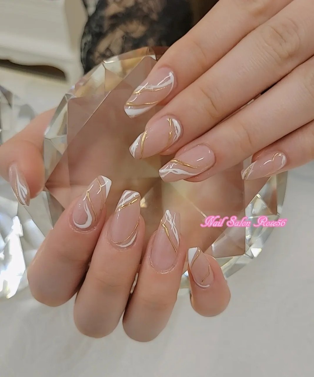 オールシーズン ハンド ミディアム スクエアオフ ホワイト Nail Salon Rose 56のネイルデザイン No ネイル ブック