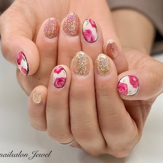 ネイルモデル ネイルモニター 薔薇ネイルのネイルデザイン ネイルブック