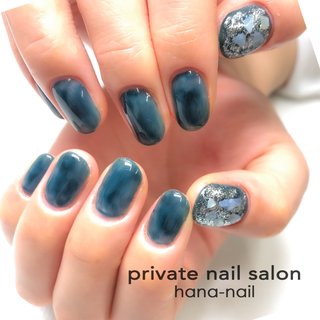 ニュアンスワンカラー ムラ感がかわいい！
抜け感が上級者ネイル
梅雨柄夏にぴったり

#ハンド 
#シェル 
#透け感ネイル 
#ニュアンスワンカラー 
#夏 
#シルバー
#ラメ 
#梅雨ネイル 
#海ネイル #夏 #梅雨 #海 #デート #ハンド #ラメ #ワンカラー #シェル #ニュアンス #ミディアム #ラウンド #ブルー #ネイビー #シルバー #ジェルネイル #お客様 #KAORU_hana-nail ハナネイル #ネイルブック