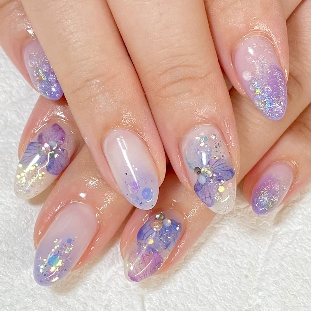 梅雨 ハンド ホログラム ラメ フラワー Nail Salon Lamer ラメール のネイルデザイン No ネイルブック