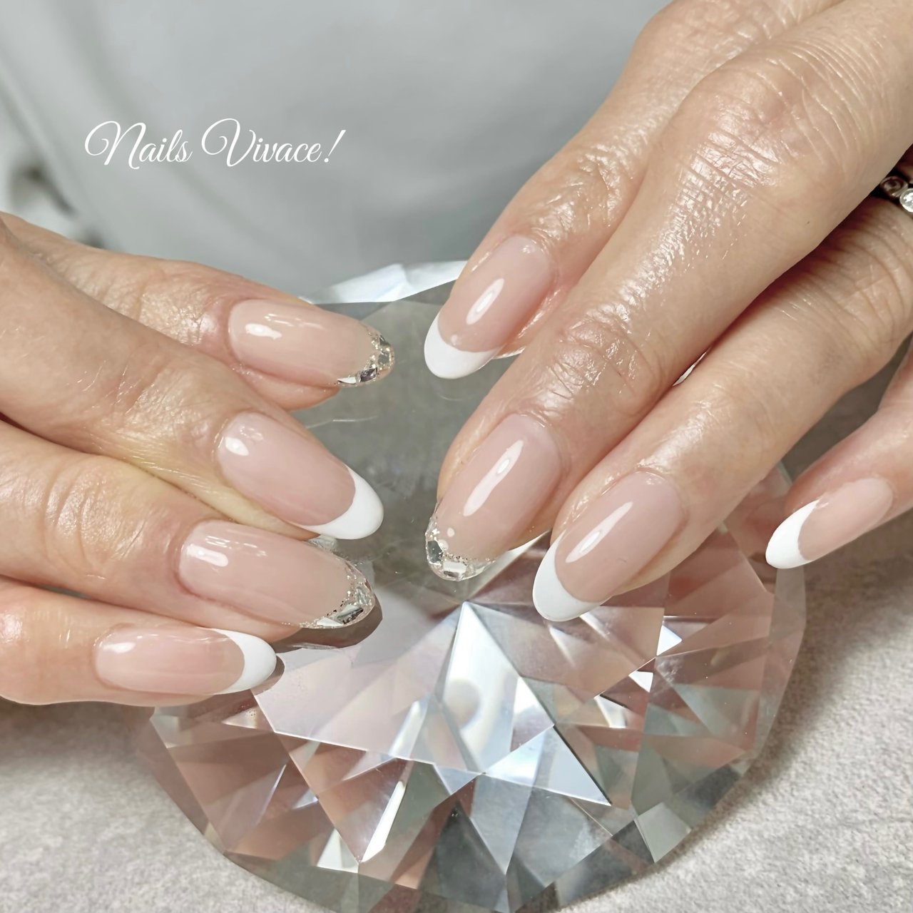 夏 オフィス ハンド シンプル フレンチ Nails Vivace のネイルデザイン No ネイルブック