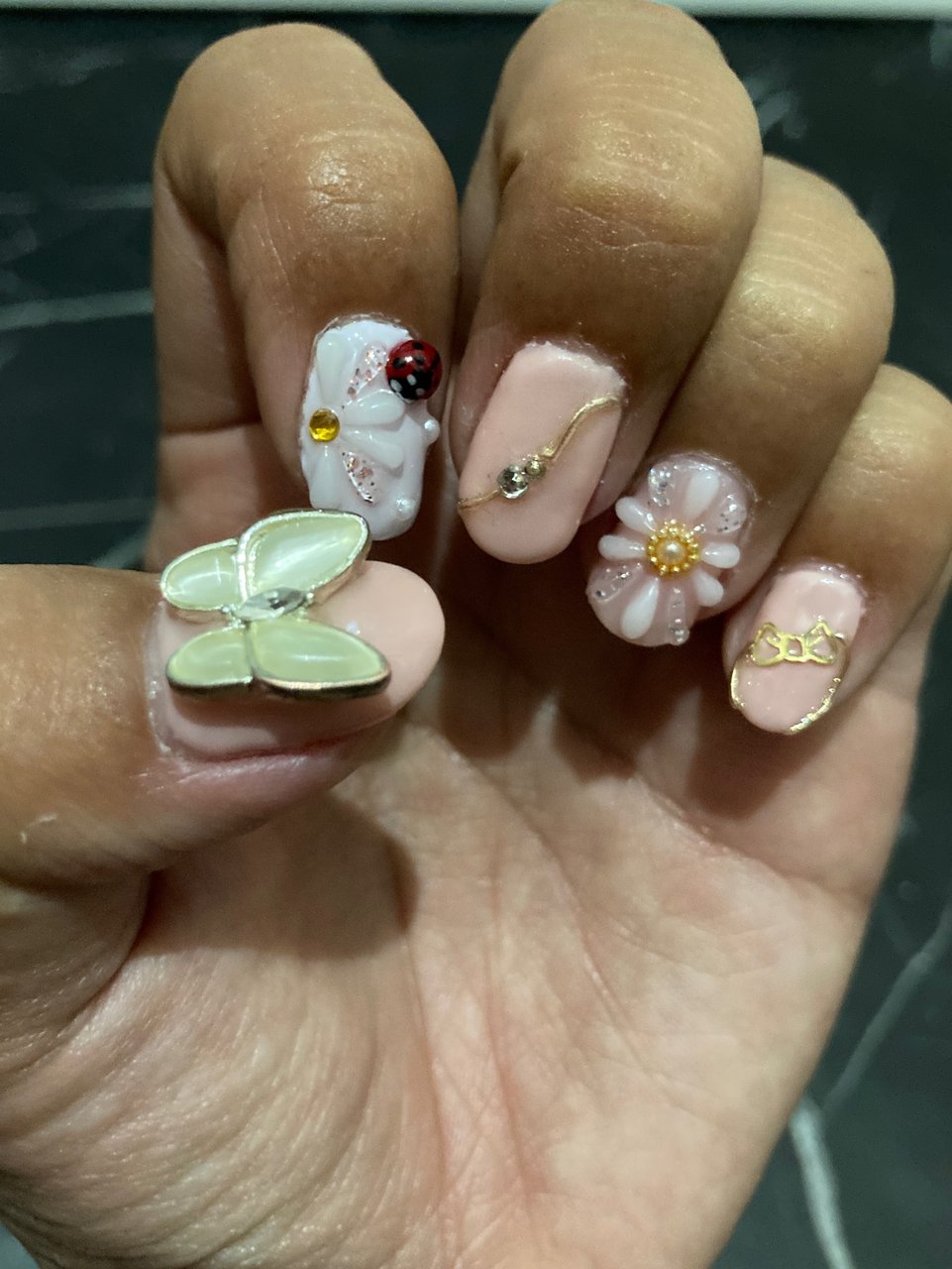 春 ハンド フラワー ショート ラウンド ジャック のネイルデザイン No ネイルブック