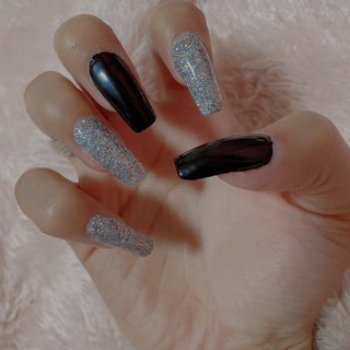 ラメ ゴールド 黒のネイルデザイン ネイルブック