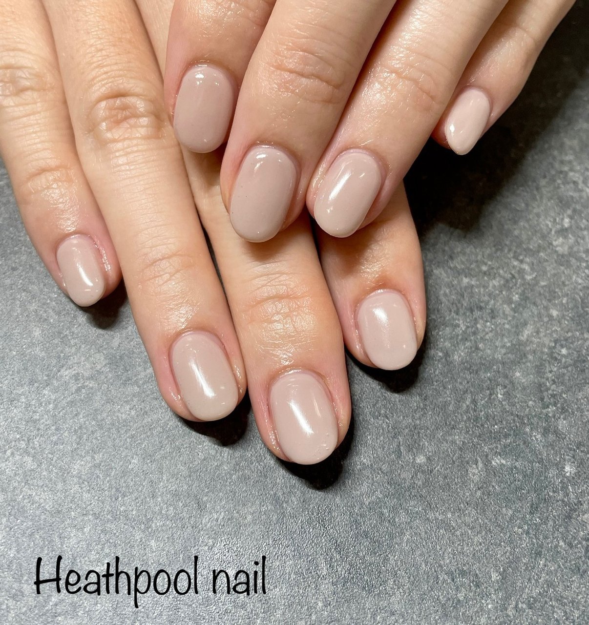 ハンド ワンカラー グレージュ ジェルネイル Heathpoolnailのネイルデザイン No ネイルブック