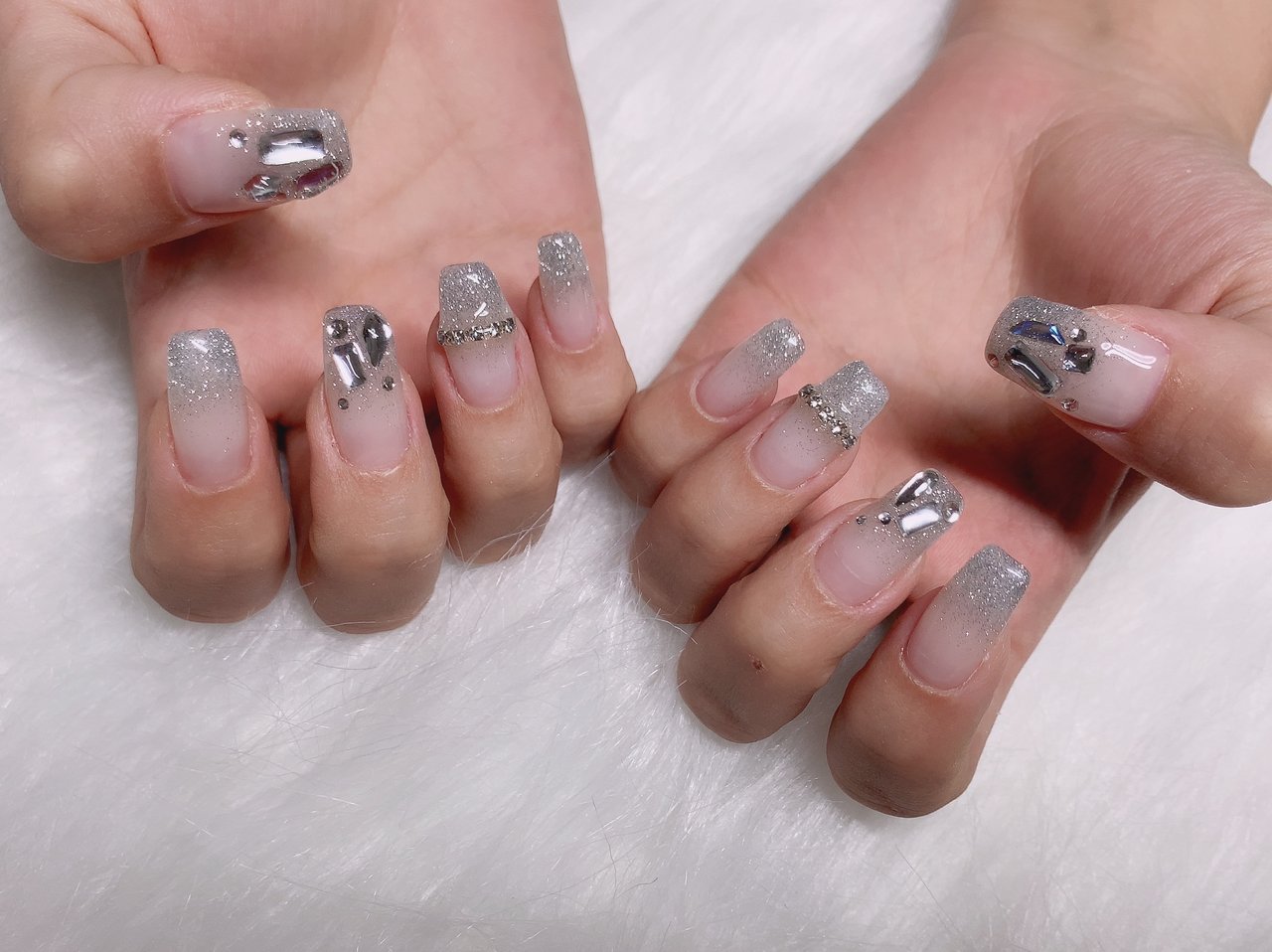 ハンド グラデーション ビジュー スクエアオフ スカルプチュア ルナのネイルデザイン No ネイルブック