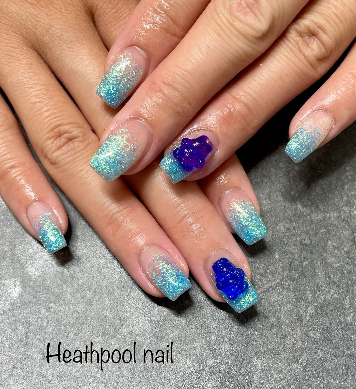 ハンド グラデーション ラメ 水色 ジェルネイル Heathpoolnailのネイルデザイン No ネイルブック