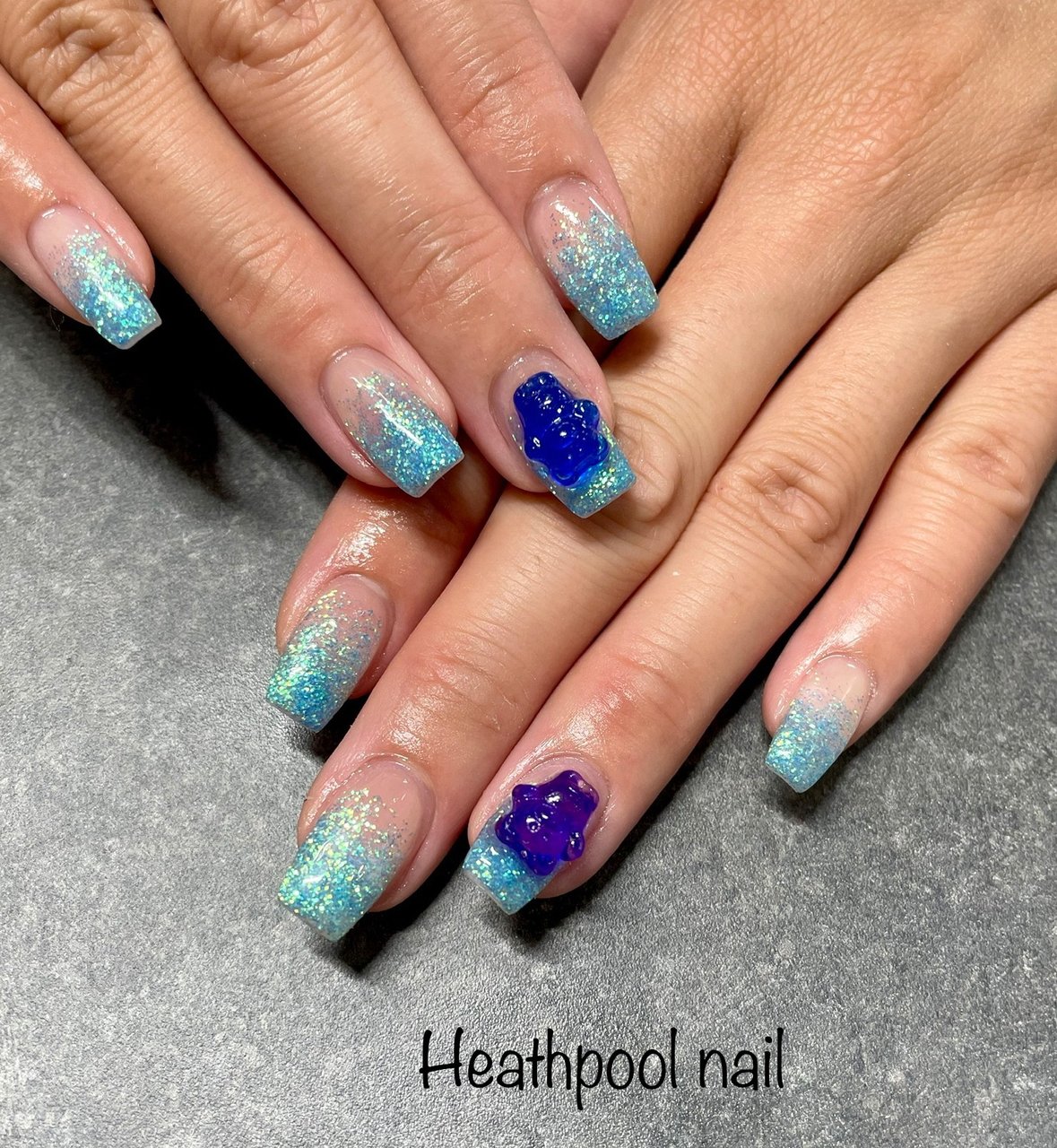 ハンド グラデーション ラメ 水色 ジェルネイル Heathpoolnailのネイルデザイン No ネイルブック