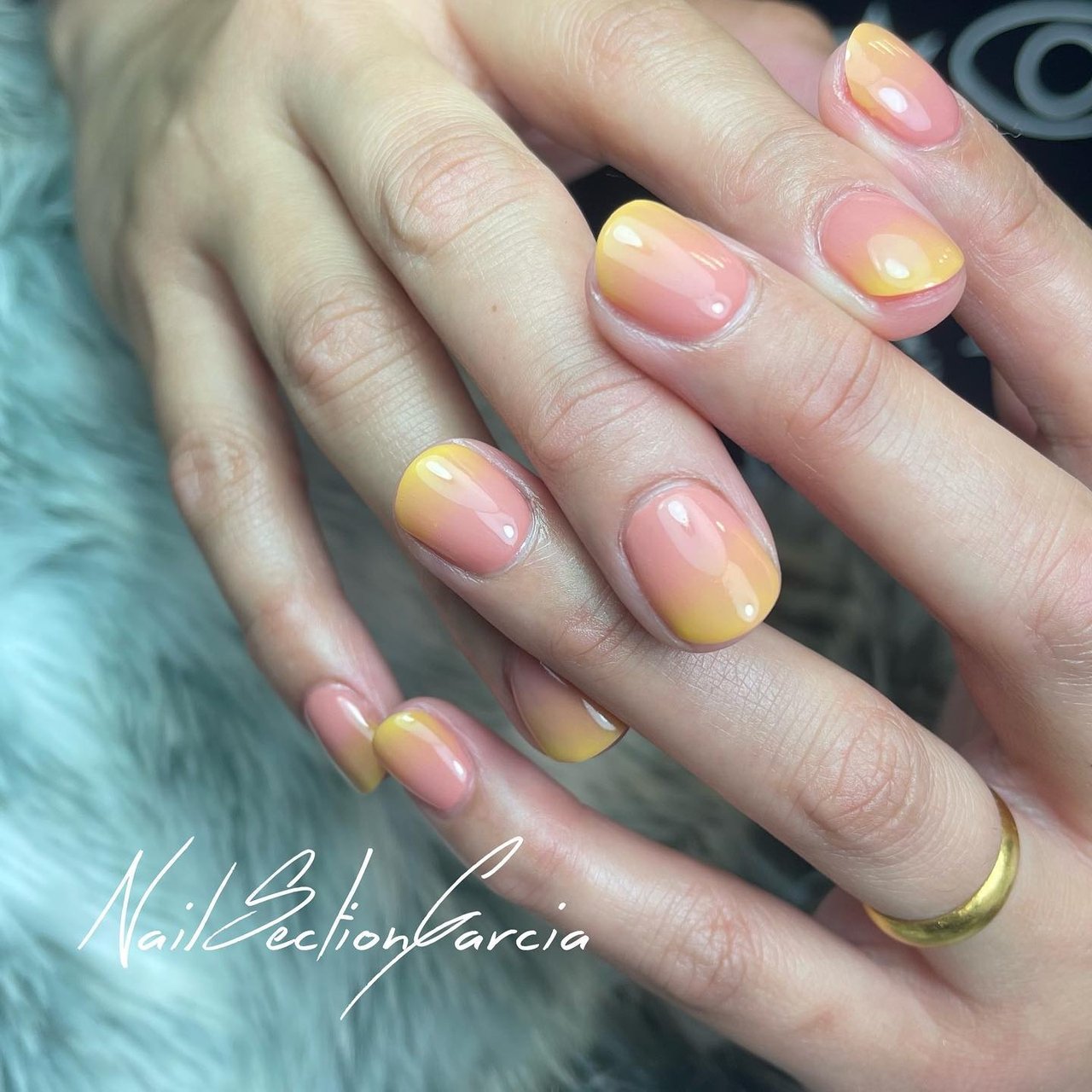 ハンド グラデーション ショート ピンク オレンジ Nailsectiongarciaのネイルデザイン No ネイルブック