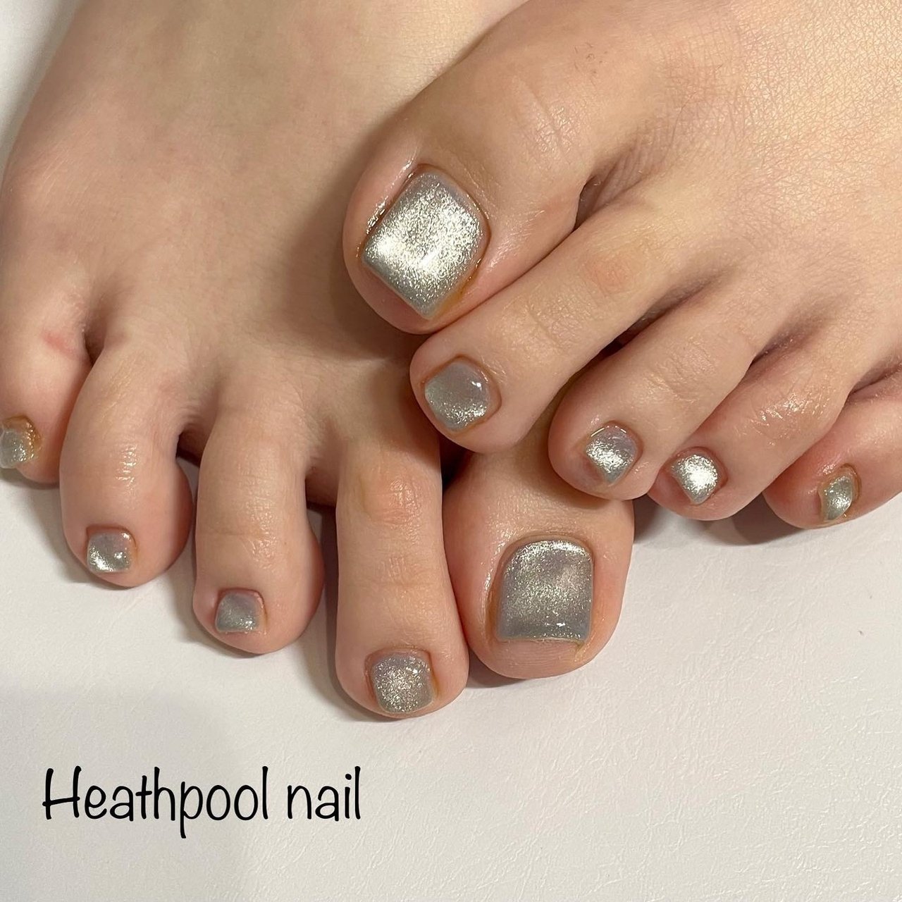 フット マグネット グレー シルバー ジェルネイル Heathpoolnailのネイルデザイン No ネイルブック