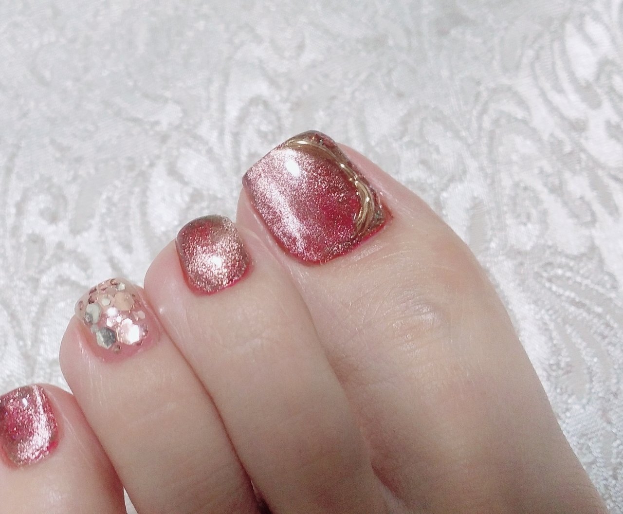 オールシーズン フット シンプル ホログラム マグネット ピヨ ө のネイルデザイン No ネイルブック