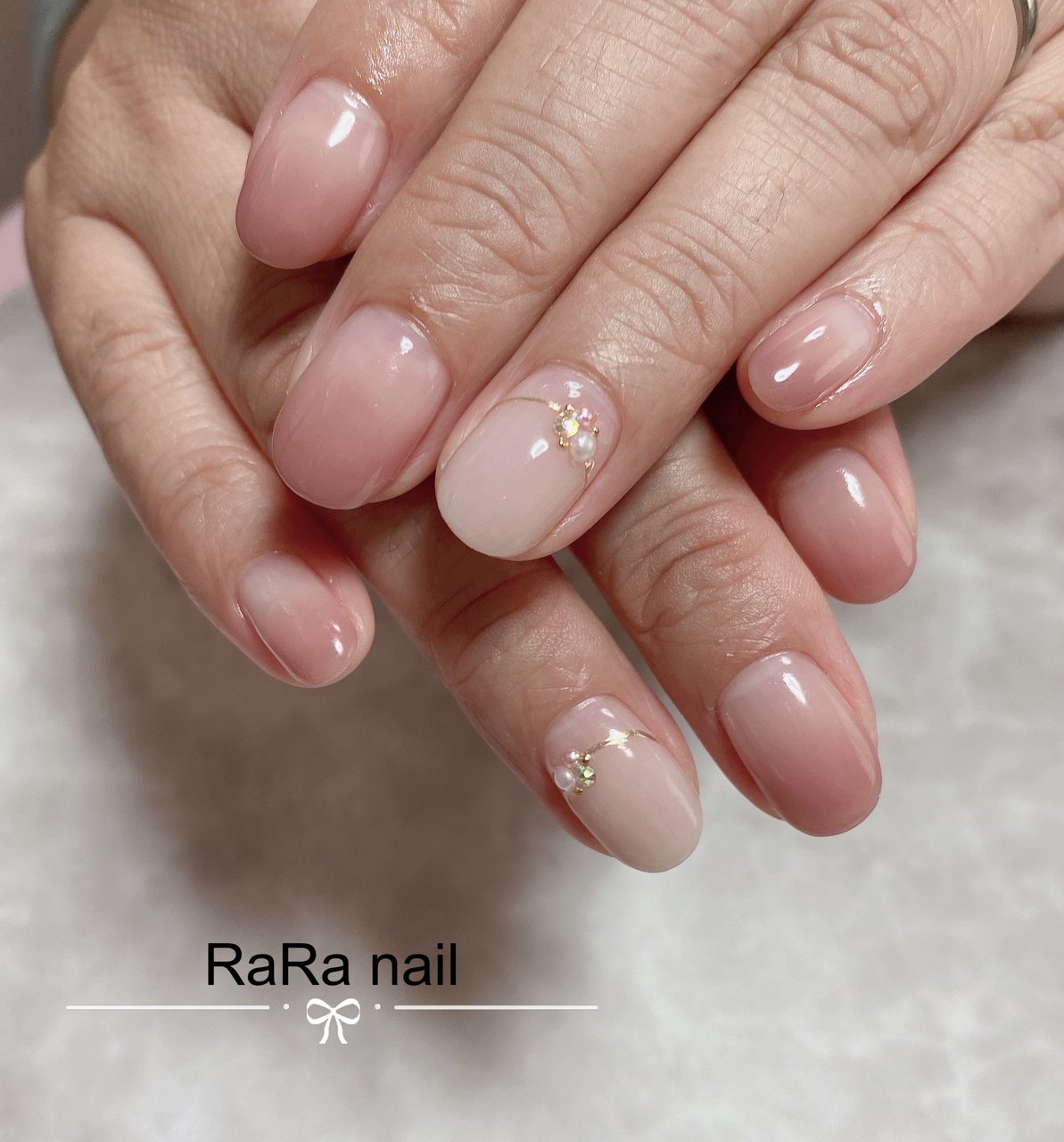 夏 オフィス ハンド シンプル グラデーション Rara Nailのネイルデザイン No ネイルブック