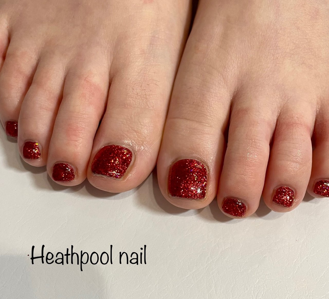 フット ラメ ワンカラー レッド ジェルネイル Heathpoolnailのネイルデザイン No ネイルブック