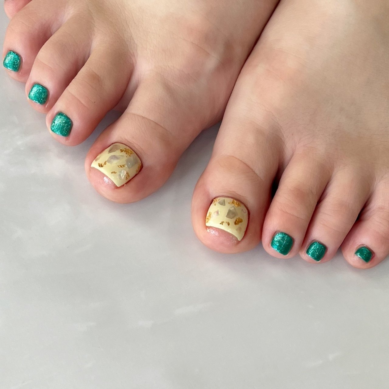 夏 フット ラメ シェル イエロー Nails Himawariのネイルデザイン No ネイルブック