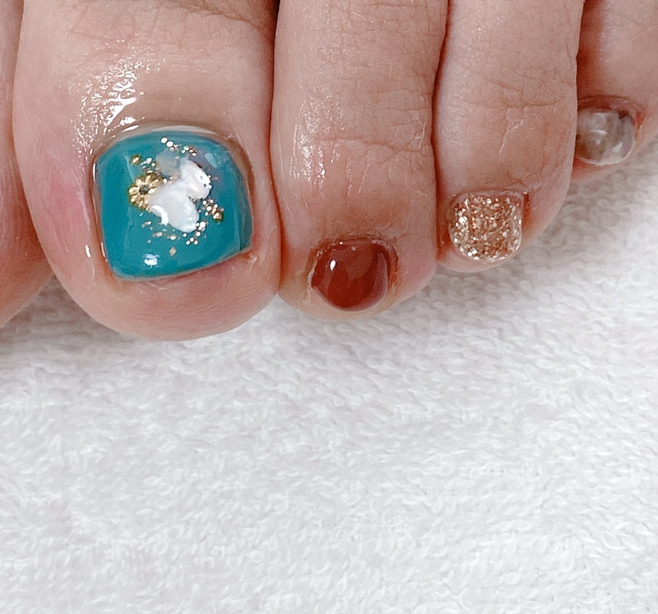 夏 フット ビジュー ショート ターコイズ 枚方長尾ネイルサロン Hia Nail Midoriのネイルデザイン No ネイル ブック