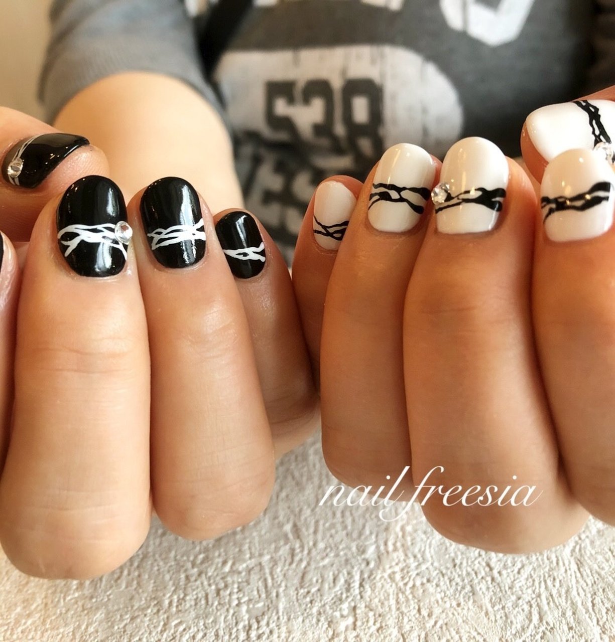 夏 ハンド バイカラー ボーダー ショート Nail Freesia ネイルフリージアのネイルデザイン No ネイルブック