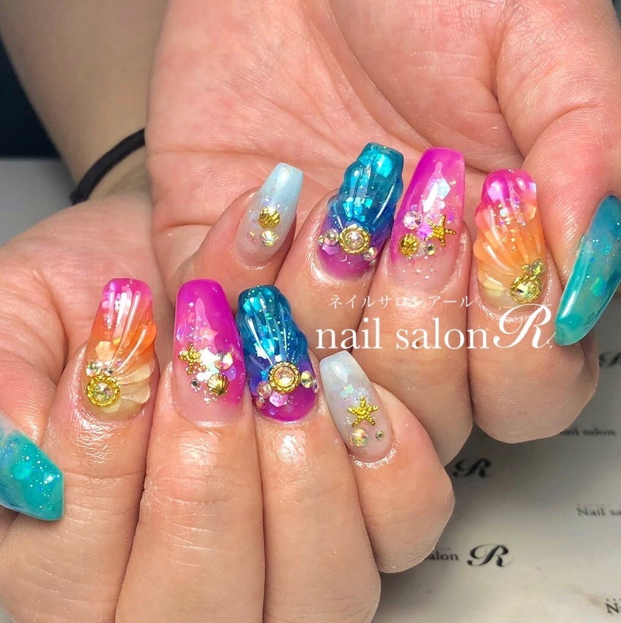 春 夏 海 女子会 ハンド Nailsalon R ネイルサロンアール のネイルデザイン No ネイルブック