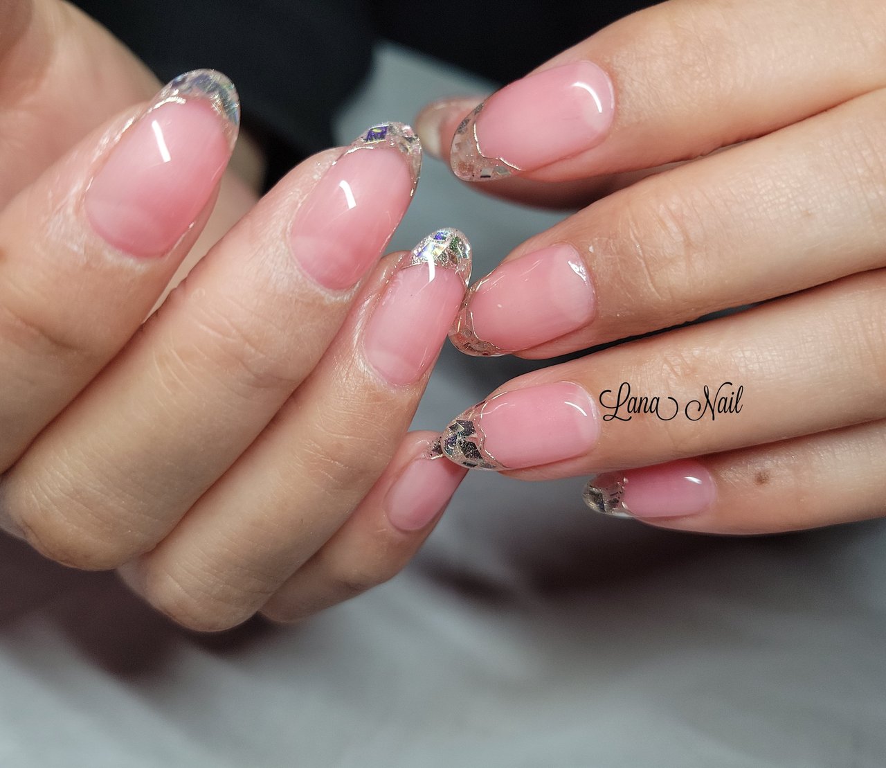 オールシーズン ハンド シンプル フレンチ ラメ Lana Nailのネイルデザイン No ネイルブック