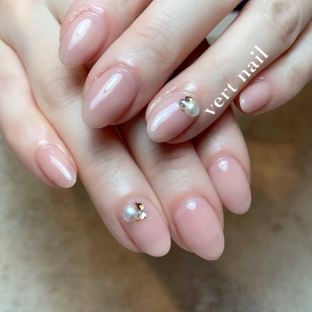 オールシーズン オフィス ブライダル パーティー ハンド Vert Nailのネイルデザイン No ネイルブック
