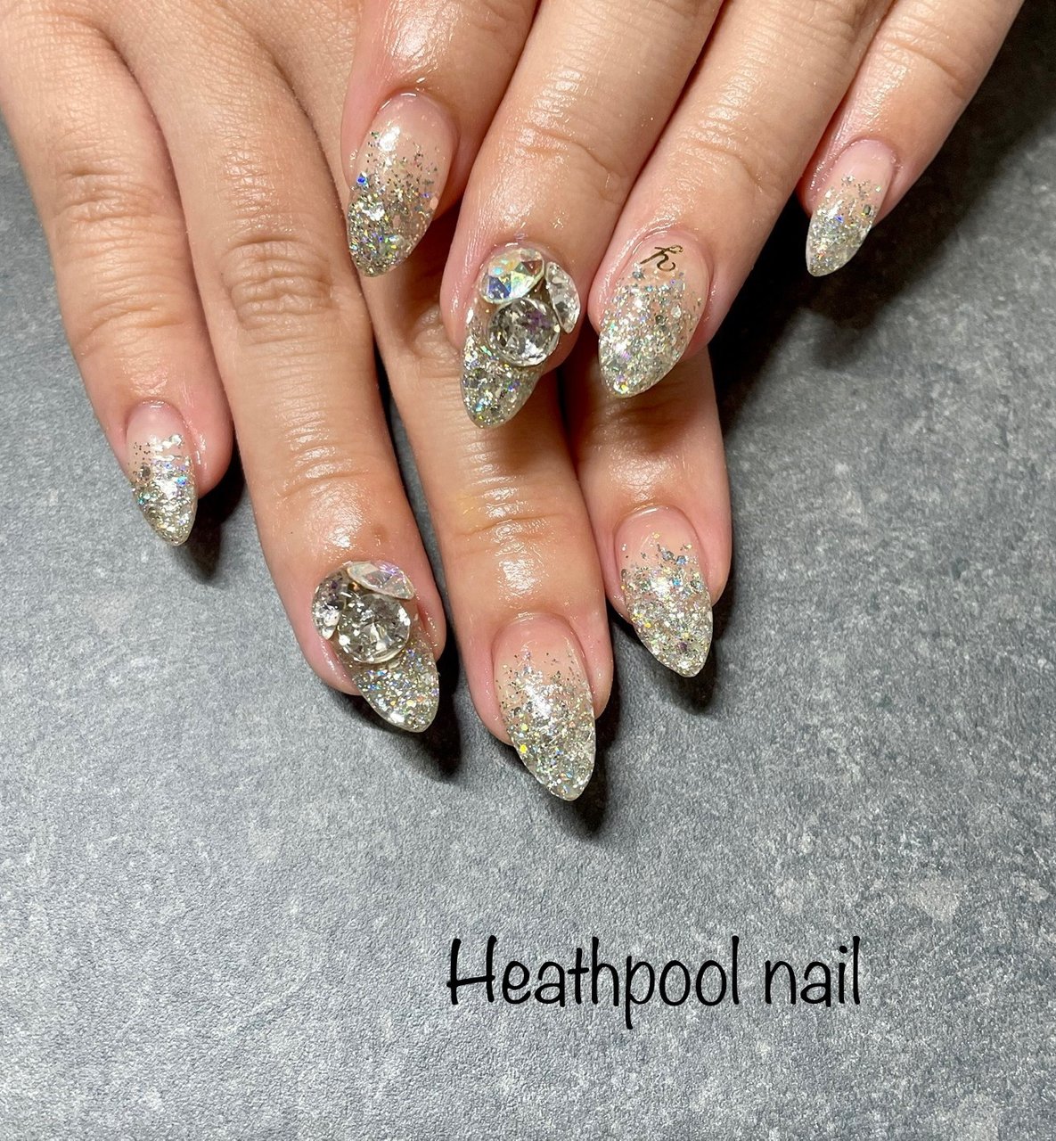 ハンド グラデーション ビジュー ホログラム ラメ Heathpoolnailのネイルデザイン No ネイルブック