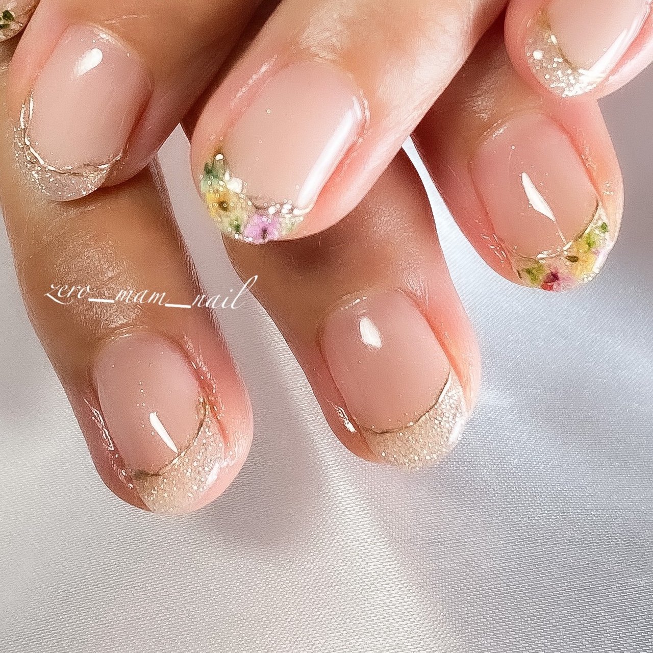 夏 ハンド フレンチ ラメ フラワー Zero Mam Nailのネイルデザイン No ネイルブック