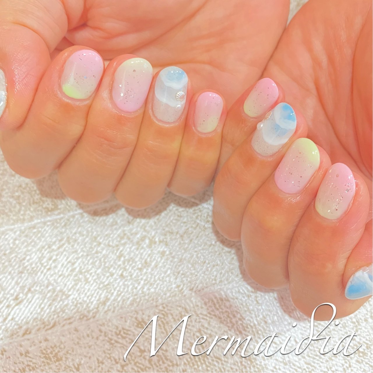 夏 旅行 海 リゾート ハンド Nail Salon Mermaidiaのネイルデザイン No ネイルブック