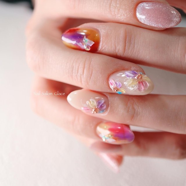 派手すぎない洒落感カラフルネイルでPOPに可愛く夏を彩る♡｜2022