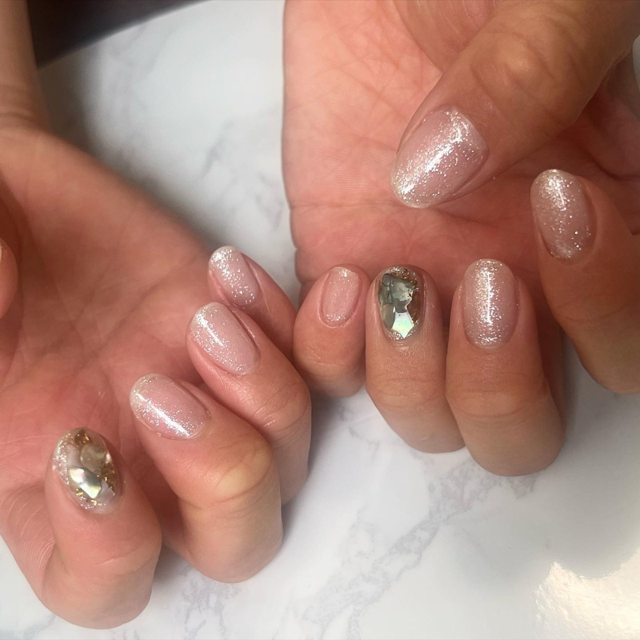 夏 シンプル ラメ シェル ホワイト Reiko Takeuchiのネイルデザイン No ネイルブック