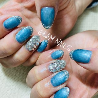 スワロ敷き詰めのネイルデザイン ネイルブック