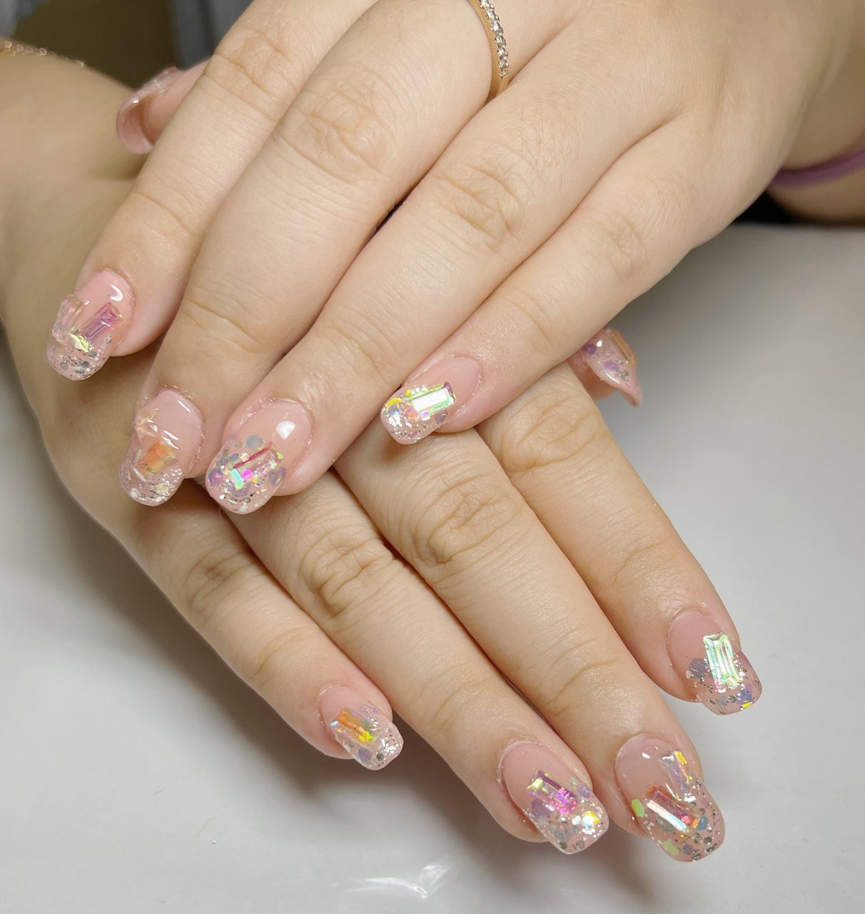 オールシーズン ハンド オーロラ ミディアム スクエアオフ Glanz Nailのネイルデザイン No ネイルブック