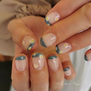 マーガレットネイルのネイルデザイン ネイルブック