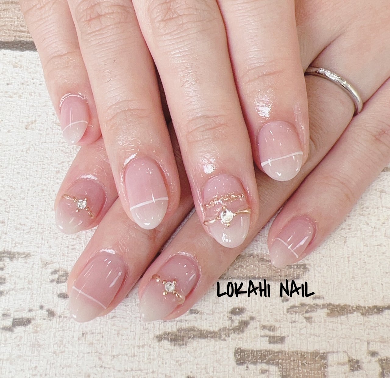 オールシーズン ハンド シンプル グラデーション ミラー Lokahi Nail ロカヒネイルのネイルデザイン No ネイルブック