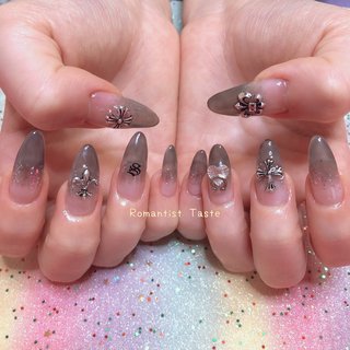 黒グラデーションのネイルデザイン ネイルブック