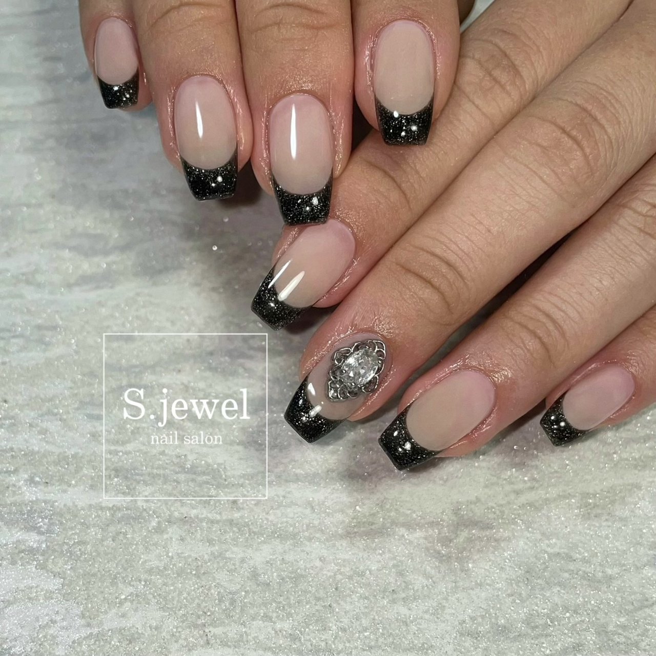 ネイルチップ　オーダー　フレンチ　バーチャルフレンチ　ビジュー フレンチ/ビジュー - S.JEWELのネイルデザイン[No.7363683]｜ネイルブック