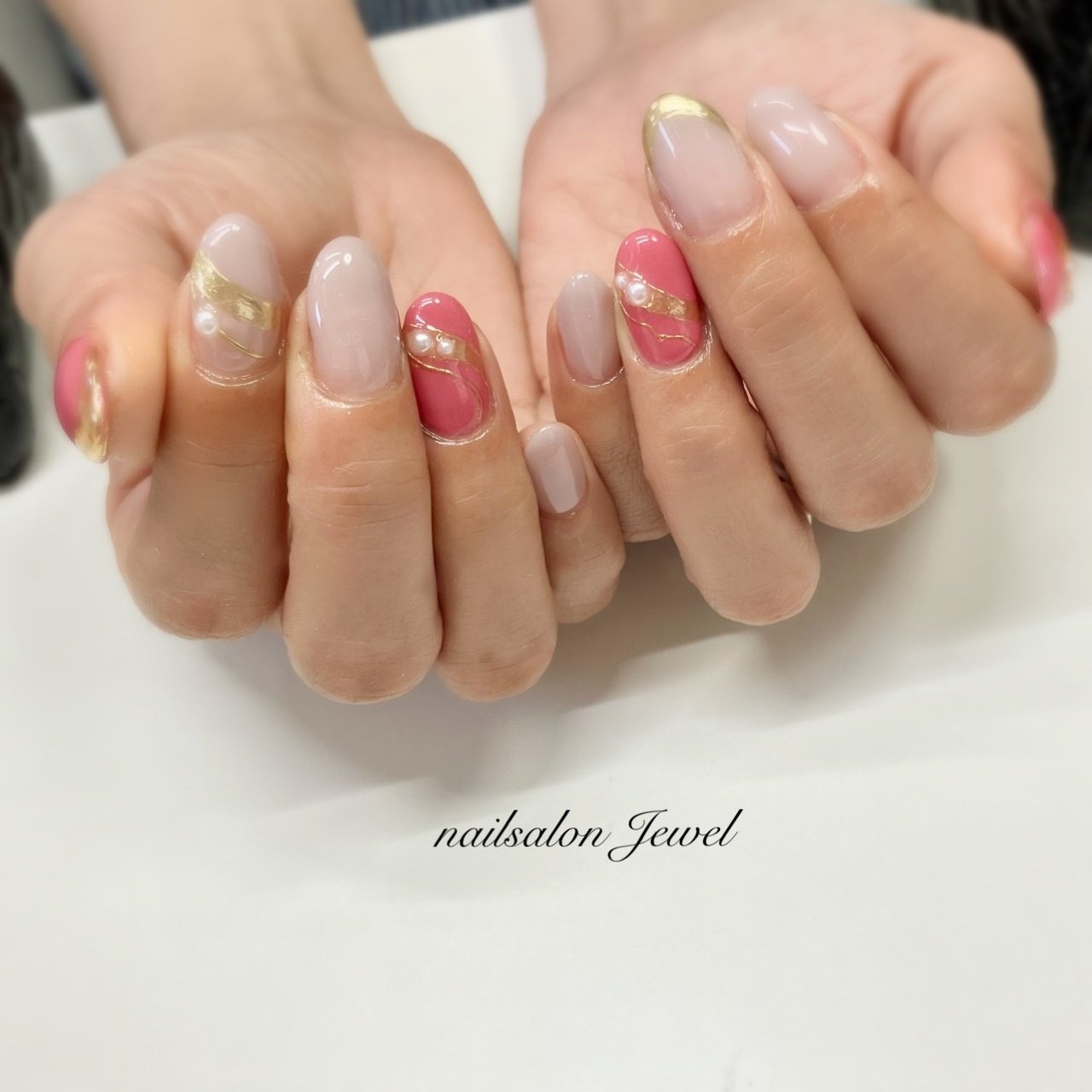 オールシーズン ハンド ミディアム オーバル ピンク Nailsalon Jewelのネイルデザイン No ネイルブック