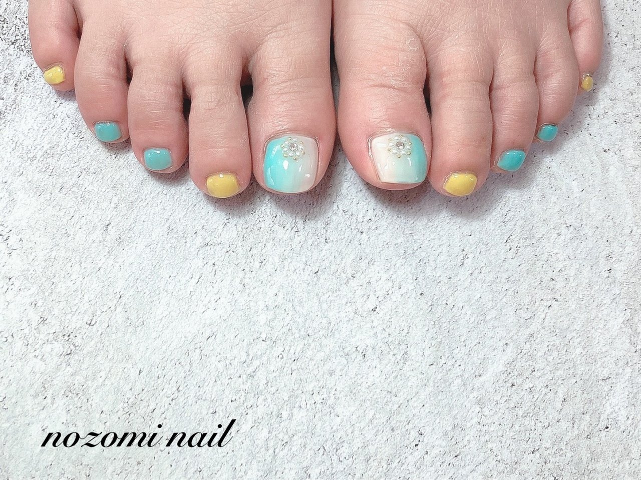 夏 オールシーズン 海 リゾート フット Nozomi Nailのネイルデザイン No ネイルブック