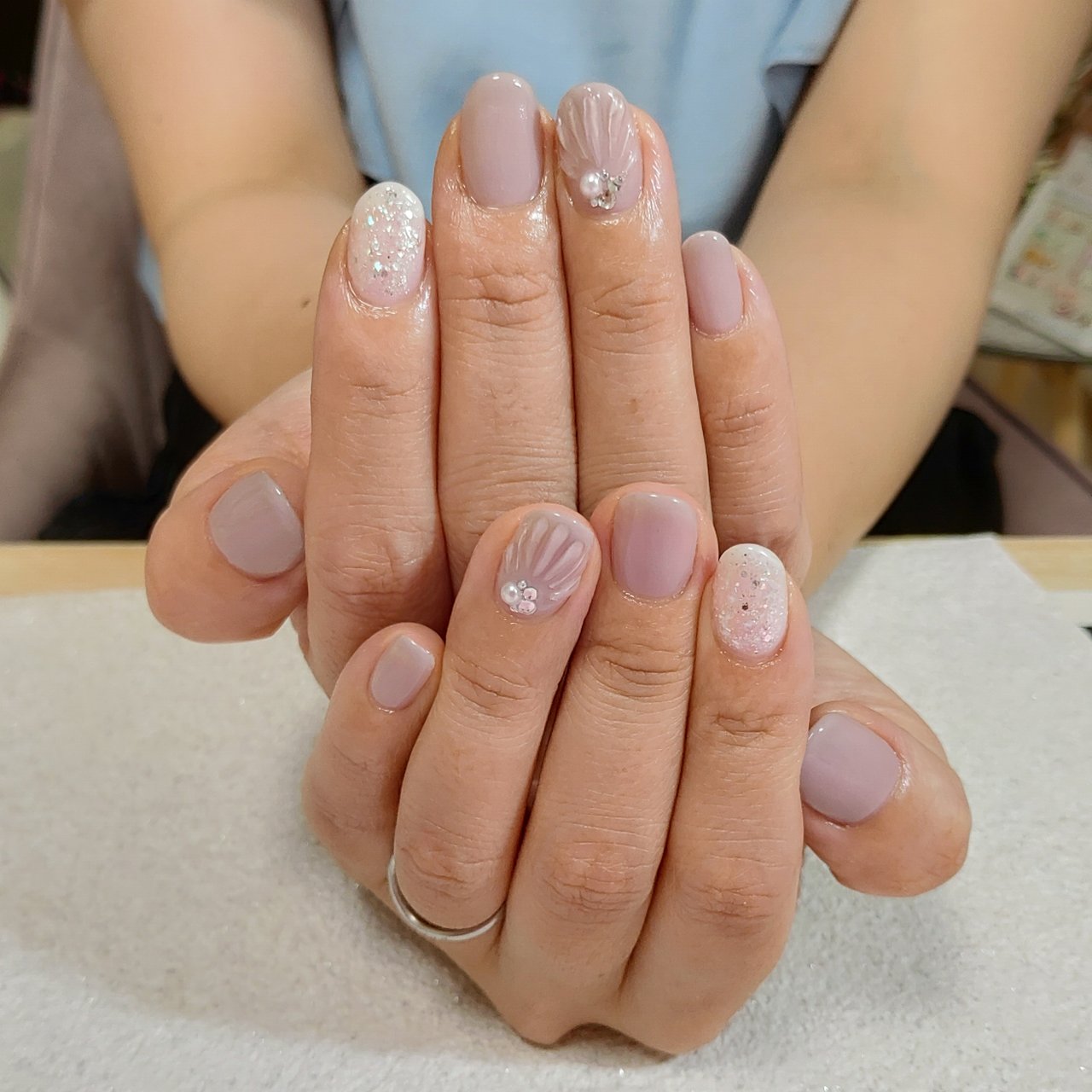 夏 ハンド シンプル ラメ 人魚の鱗 Ari Mariのネイルデザイン No ネイルブック